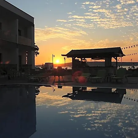 Sunsan & Restaurant Hotel 3*